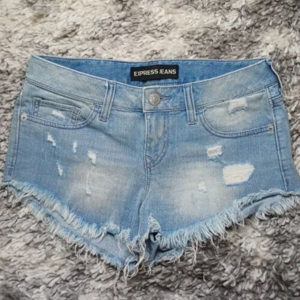 Light Wash Disstressed raw hem EXPRESS JEANS short SHORTS - Picture 1 of 3